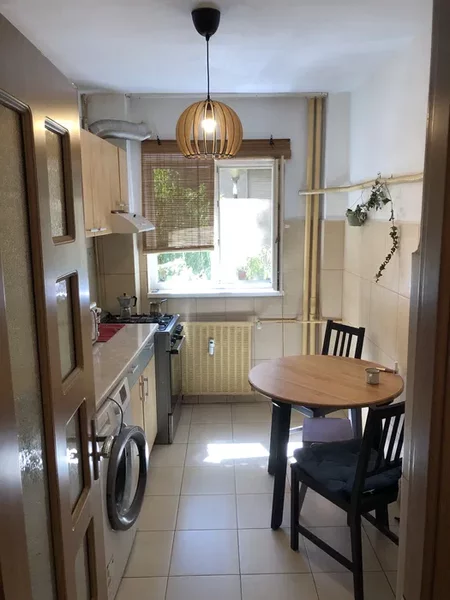 Lacul Tei, Teiul Doamnei, aproape Parc, Tei, Facultataea de Constructii